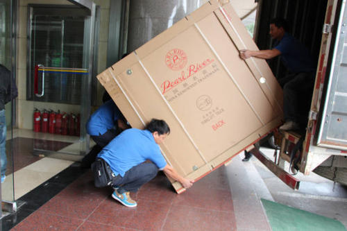 萨嘎钢琴贵重工艺品无忧运